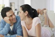 面对前任的影响，如何经营婚姻（以爱为纽带，化解婚姻危机）