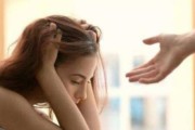 女友出轨怎么办（处理感情危机的正确方法）