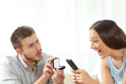 离婚还是不离婚，如何面对老公出轨？（当婚姻陷入危机，恢复还是割舍，选择关键在自己）