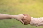 分手后成功挽回男友的步骤（15个实用技巧帮你重获爱情）