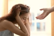 因家庭条件分手，如何挽回女友？（重建信任关系，以及积极改善自己的生活条件）