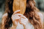 女生常说的“呃”是什么意思？（揭开女生神秘的“呃”背后的秘密，让你知道她们心里在想什么！）