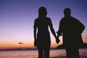 如何挽回一颗受伤的心？（教你如何重建男人的信任，让他重新爱上你。）