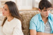 老公出轨了，该离婚还是挽回婚姻？（如何面对出轨的老公，挽救婚姻还是选择离婚？）