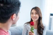 如何用说话技巧挽回女友（15个段落详解，让你成功挽回爱情）