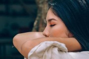 爱上已婚女人的心酸与欢喜（情感困惑与人生抉择，如何面对爱情的考验）