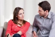 如何挽救感觉老婆有外遇的婚姻（重建信任，拯救爱情）
