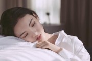 女人婚内出轨的原因与应对方法（揭开女生婚内出轨的真相，如何挽救婚姻）