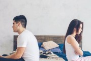 男人出轨的心理原因剖析（从婚姻角度解读男人出轨的原因与应对方式）