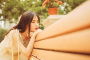 如何追求内向男生（掌握这些技巧，让内向男生主动追求你）