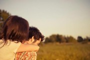 如何成功挽回多年感情——走进对方家门的关键（掌握正确的挽回策略，重新点燃失落的爱火）