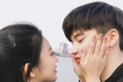 如何复合前男友，化解心结重铸爱情（分手后如何挽回爱情，把握复合的契机）